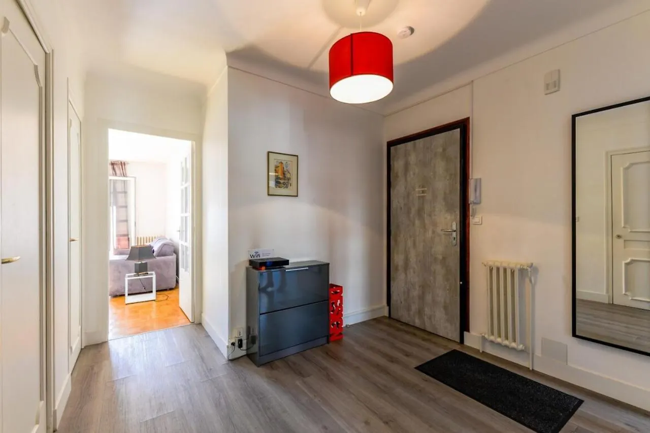 Furnished Apartment For 4 People In The City Center Annecy 0*,